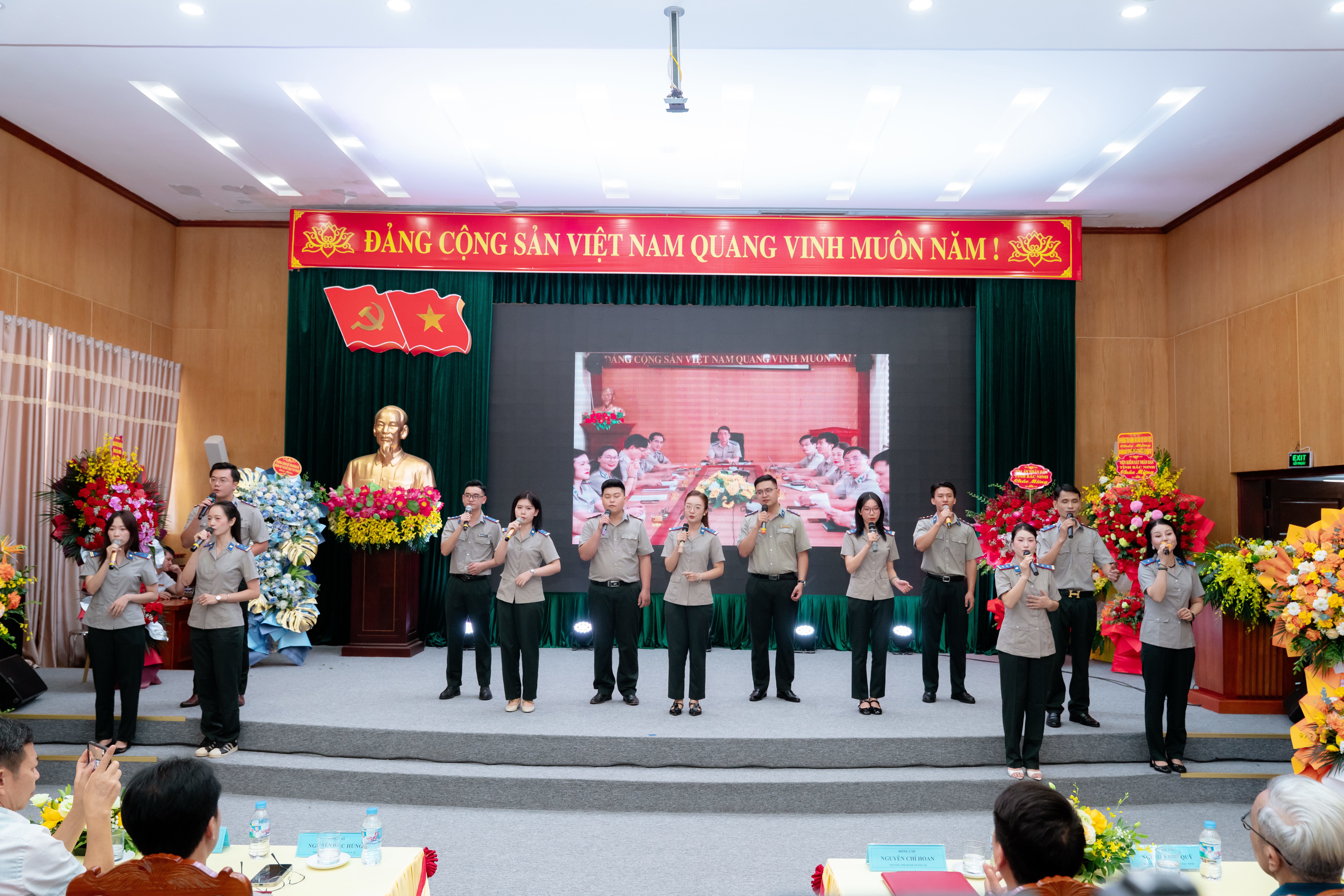 bzn09784-019f874202ad7727a547b34f98695bc2.jpg BZN09784.jpg