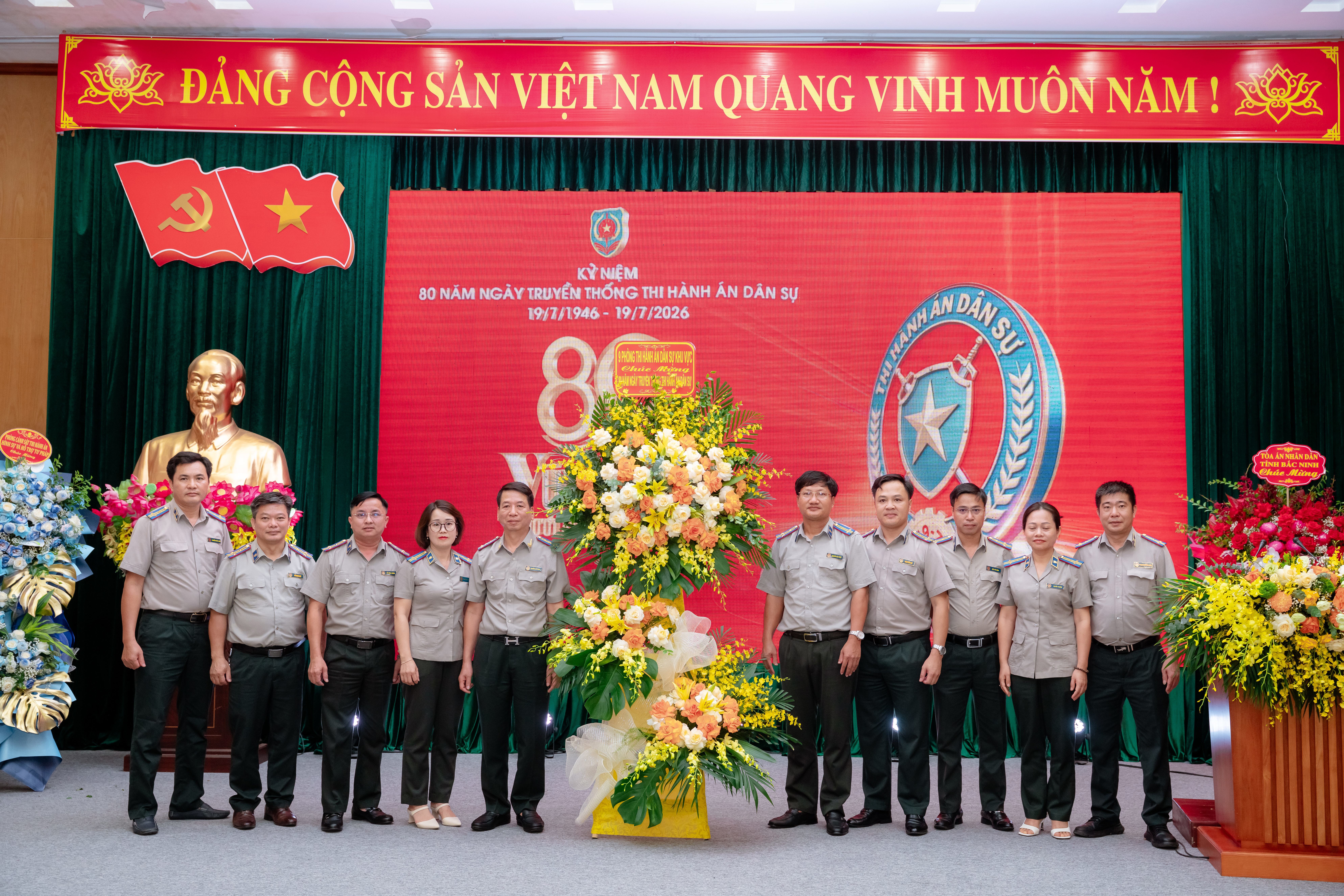 bzn09828-019f87552a097570a1fff660b464e314.jpg BZN09828.jpg