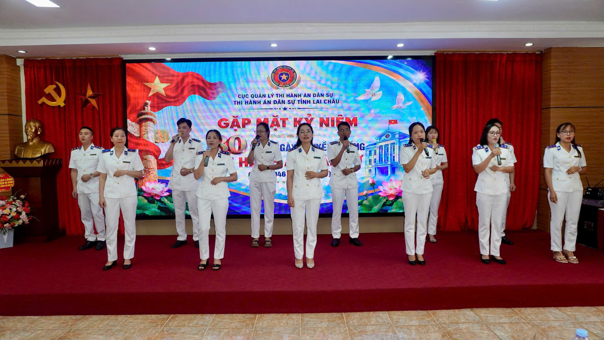 cafa4b2d-e624-4972-b641-544204627fbf-019f174ac79b7133bda0b837f287d288.jpg cafa4b2d-e624-4972-b641-544204627fbf.jpg