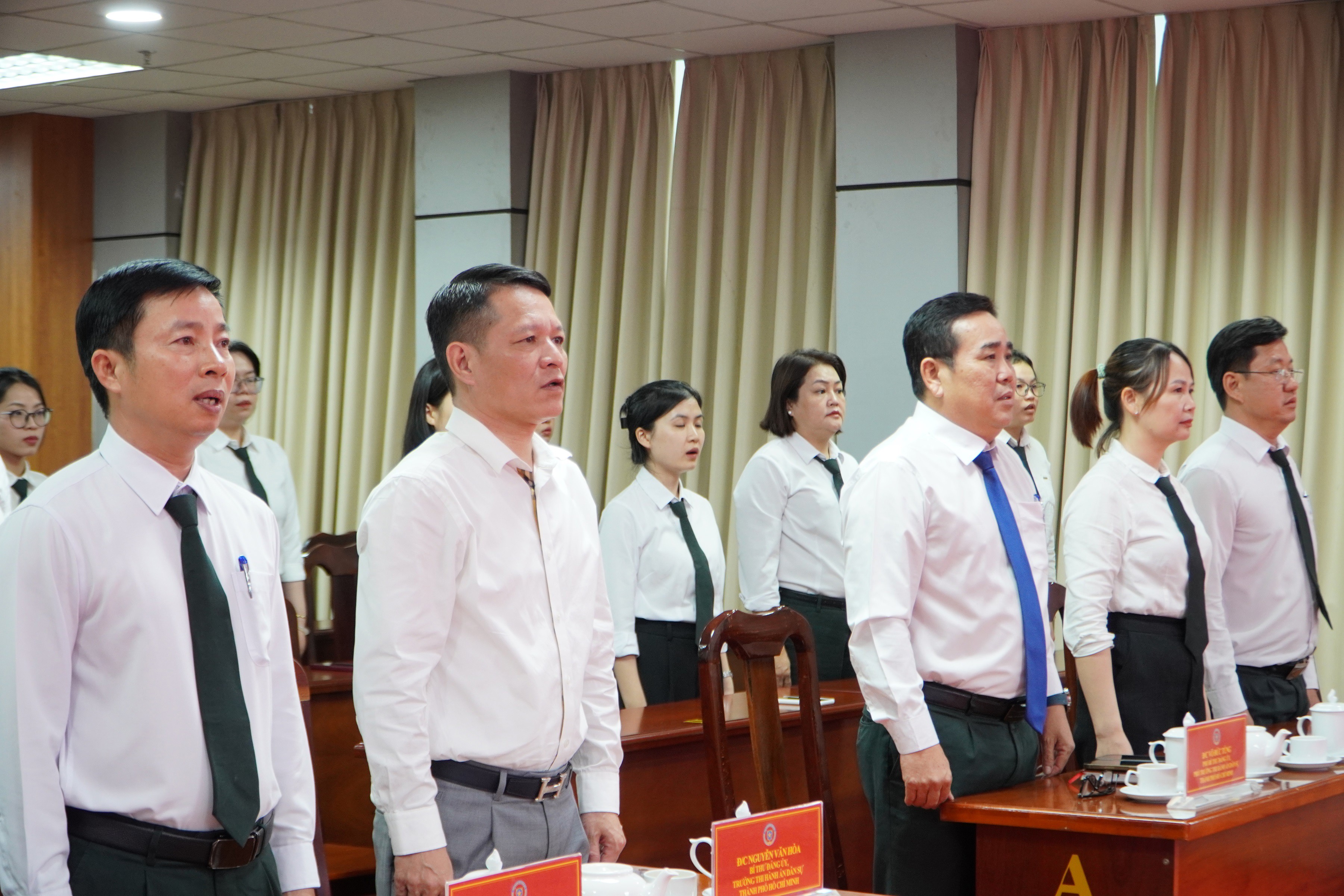 chao-co-1-01a014270a0d753bae78fb2714833364.jpg CHÀO CỜ 1.JPG