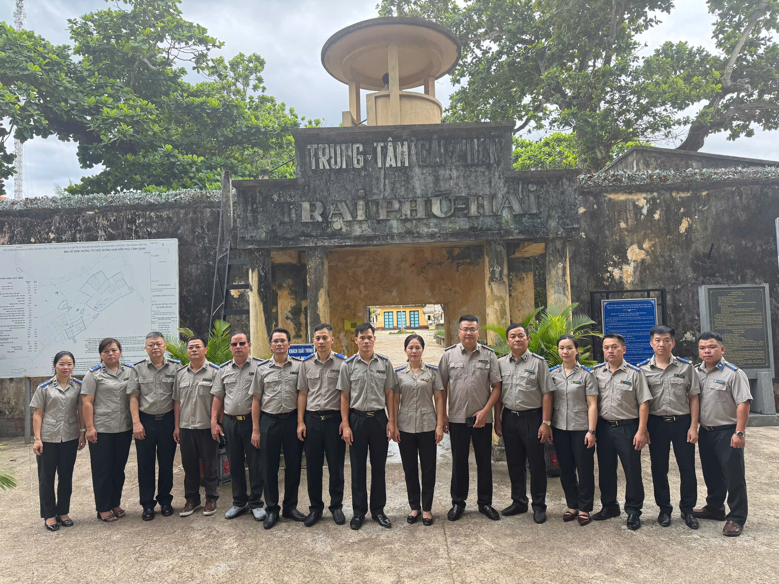 con-dao-2026-3-019f3bd21a907add9c2dbb4823e79d59.jpg Con dao 2026 (3).jpg