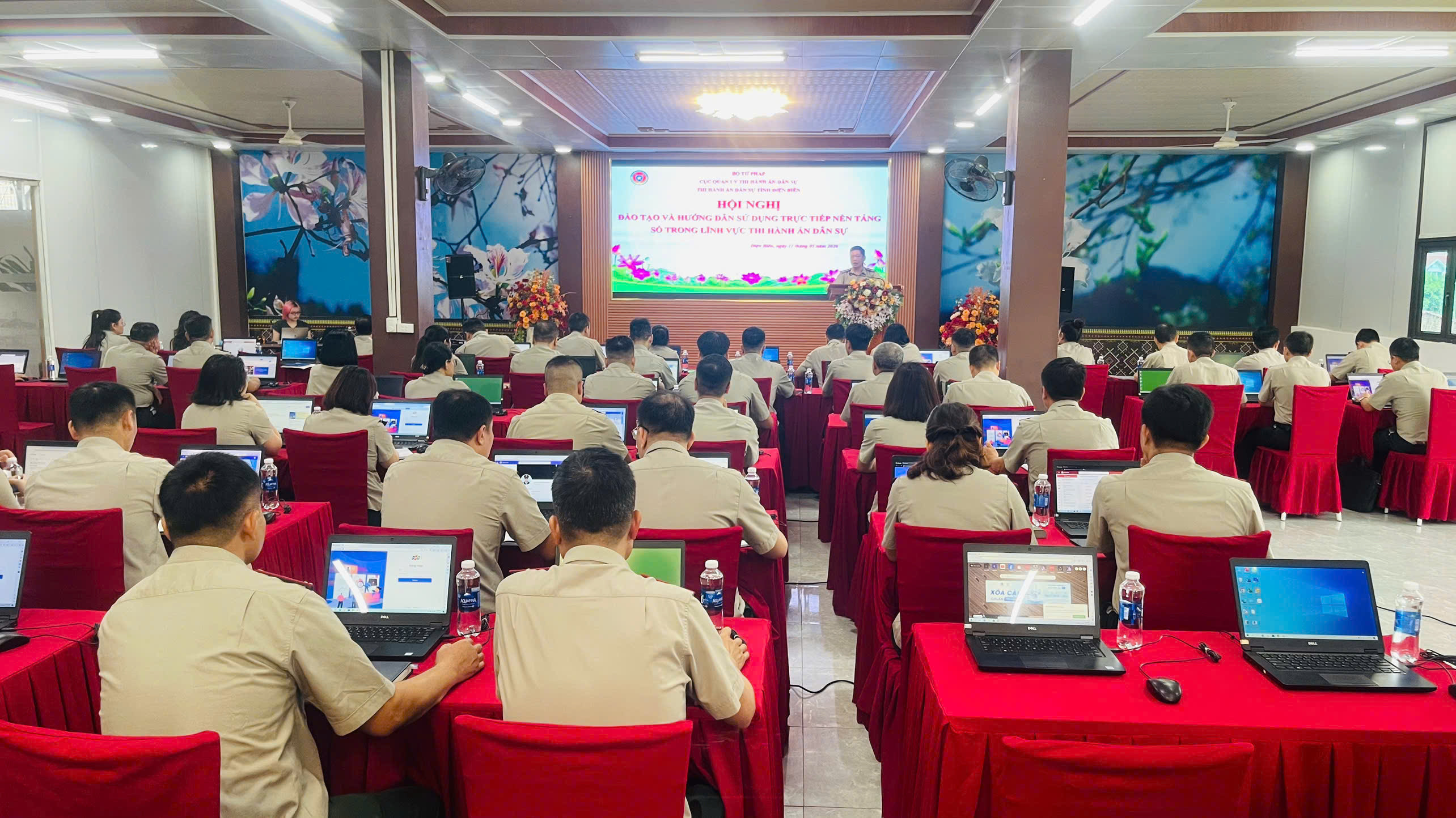 cong-chuc-thads-tinh-tham-gia-dao-tao-truc-tiep-ne-tang-so-trong-thads-019e61aa829071d1b1db0fb6afc9e35b.jpg Công chức THADS tỉnh tham gia đào tạo trực tiếp nề tảng số trong THADS.jpg