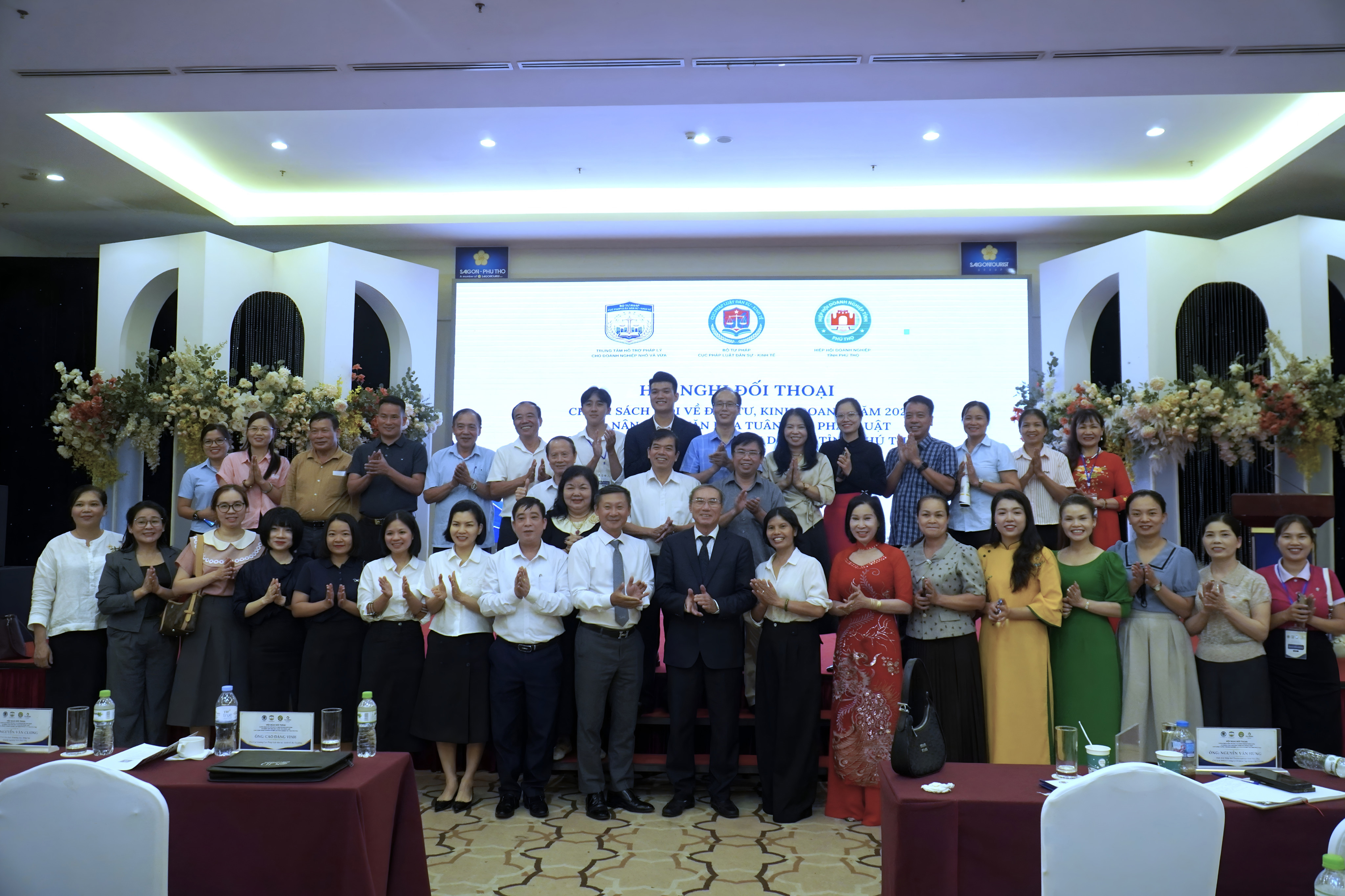 dai-bieu-tham-du-019f4015183e720cb77cf1a626965e4f.jpg Đại biểu tham dự.JPG