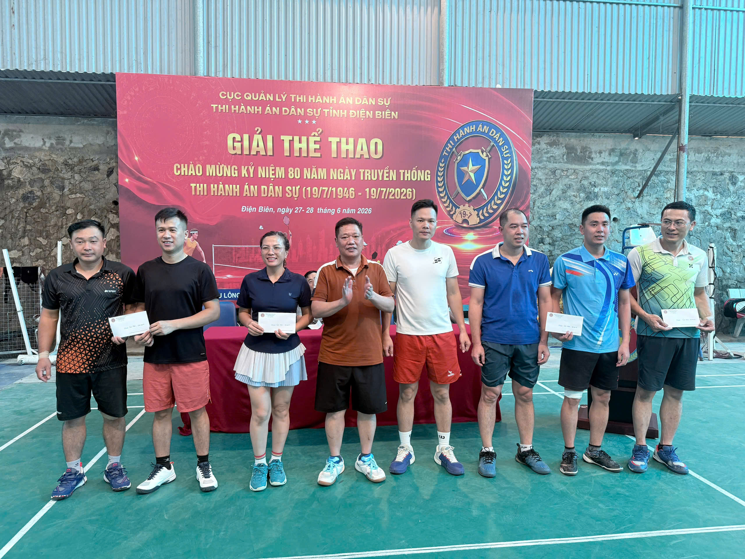 dc-doan-trong-ngon-bi-thu-dang-uy-truong-thads-tinh-truong-ban-to-chuc-giai-trao-giai-nhat-cho-cac-doi-vdv-019f129e94c679a0abb1c472e5f54d2a.jpg Đc Đoàn Trọng Ngôn, Bí thư Đảng ủy, Trưởng THADS tỉnh, Trưởng Ban tổ chức giải trao giải nhất cho các đôi VĐV.jpg