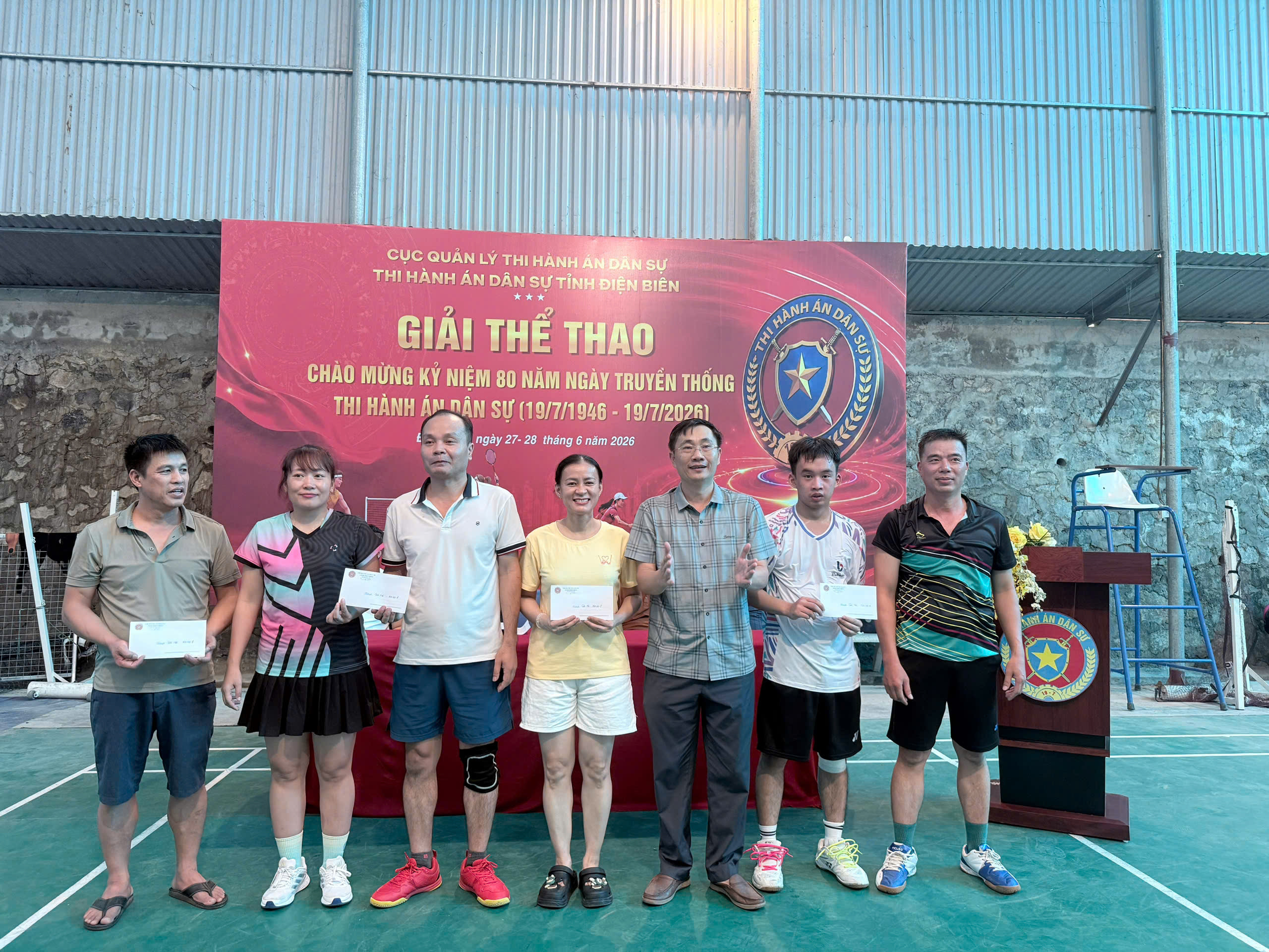 dc-doan-van-hai-pho-truong-thads-tinh-trao-giai-cho-cac-vdv-019f129f554c7b8893ce9cb18456a948.jpg Đc Đoàn Văn Hải, Phó trưởng THADS tỉnh trao giải cho các vđv.jpg