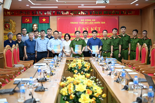 Ảnh đại diện Bộ Tư pháp - Bộ Công an ký Quy chế phối hợp triển khai chuyển Cơ sở dữ liệu hộ tịch về Trung tâm Dữ liệu quốc gia