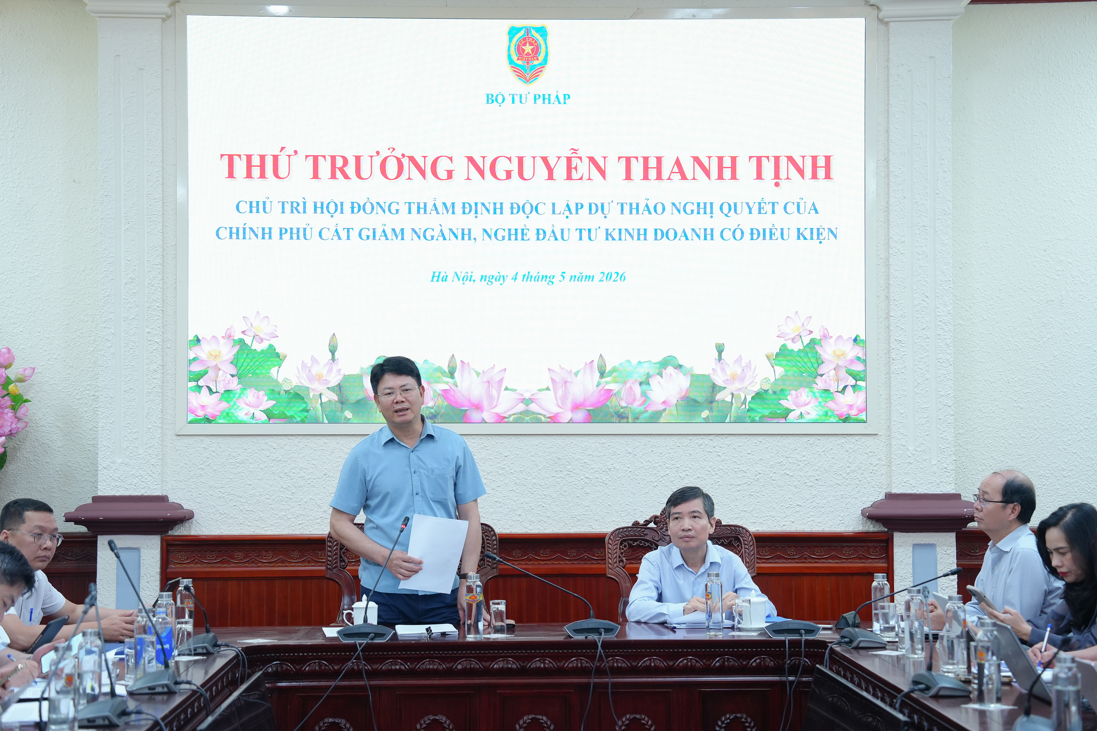 Ảnh đại diện bài viết: thứ trưởng nguyễn thanh tịnh kết luận phiên họp.