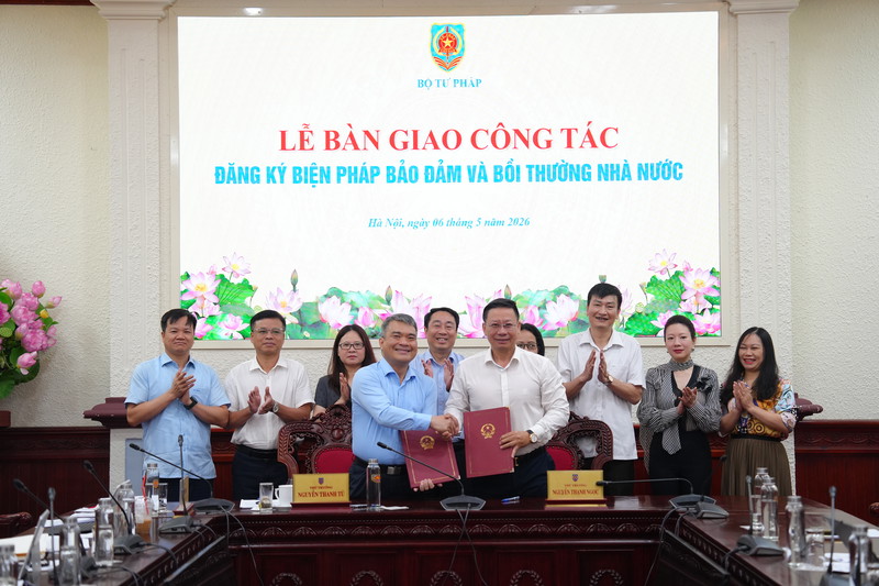 Bàn giao công tác Đăng ký giao dịch bảo đảm và Bồi thường nhà nước