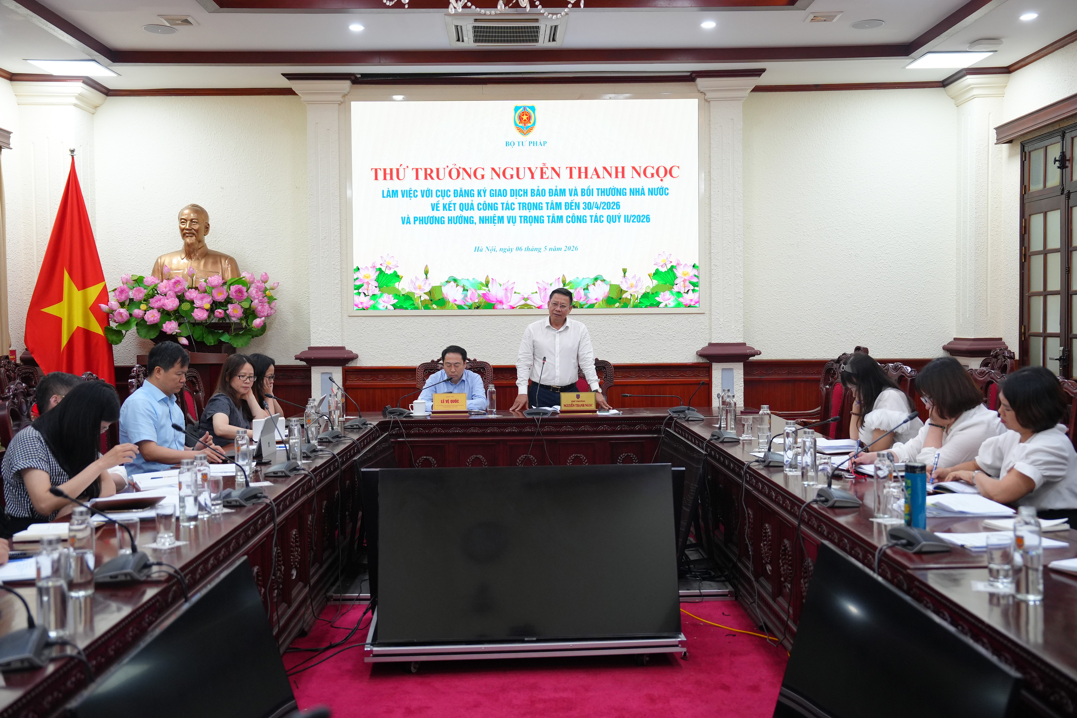 Ảnh đại diện bài viết: thứ trưởng nguyễn thanh ngọc làm việc với cục đăng ký giao dịch bảo đảm và bồi thường nhà nước.