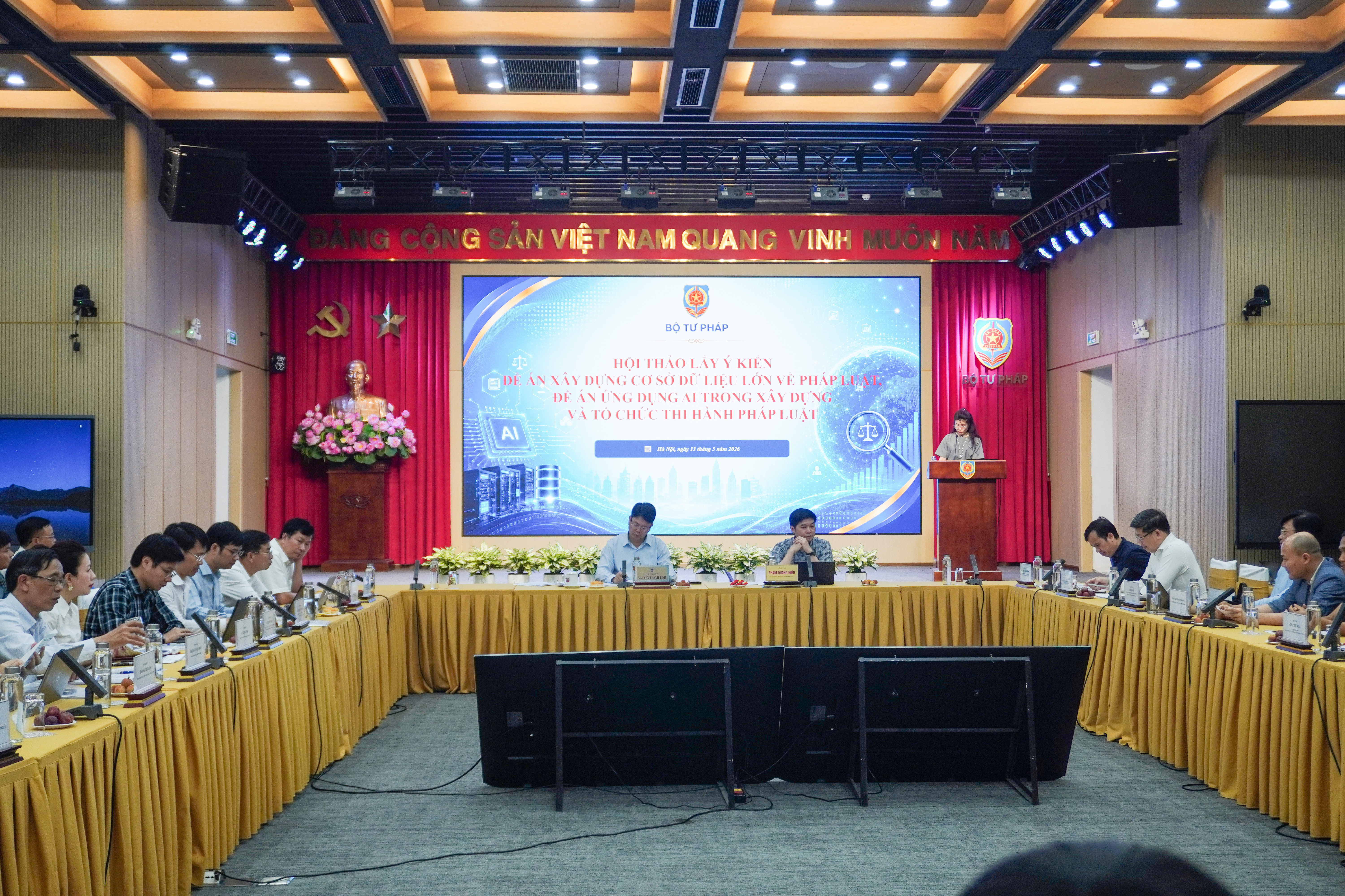 Ảnh đại diện bài viết: quang cảnh hội thảo