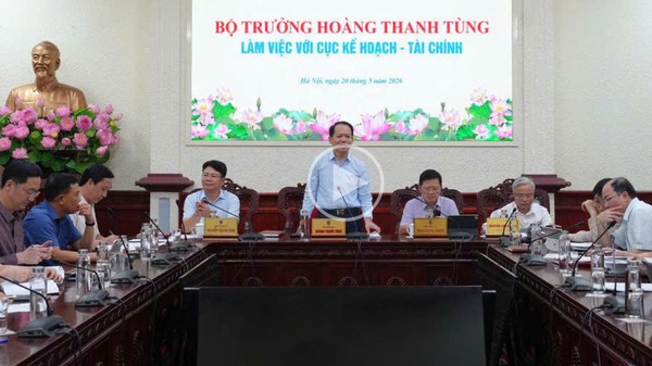 Ảnh đại diện Bộ trưởng Hoàng Thanh Tùng làm việc với Cục Kế hoạch - Tài chính về quản lý ngân sách, đầu tư công