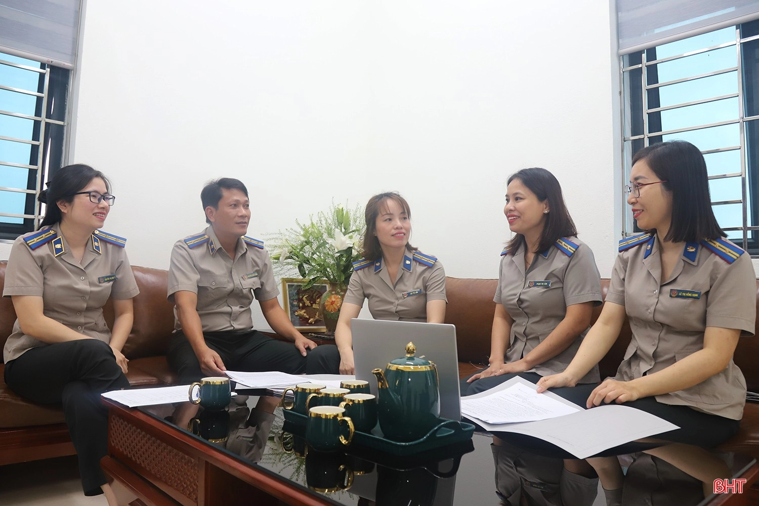 Những "bông hồng thép" trong thi hành án dân sự ở Hà Tĩnh