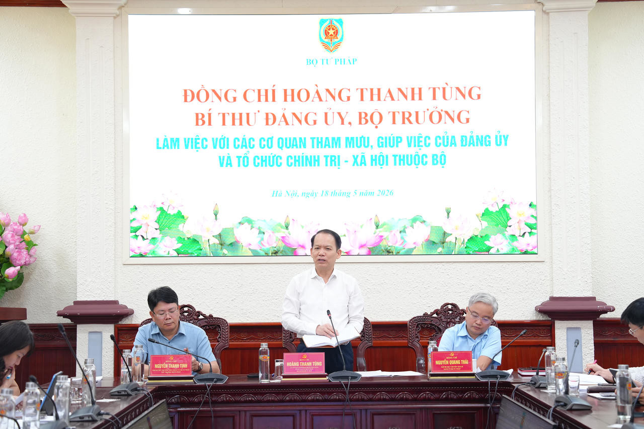 Ảnh đại diện bài viết: bí thư đảng ủy, bộ trưởng hoàng thanh tùng chủ trì buổi làm việc. (ảnh trong bài: pv)