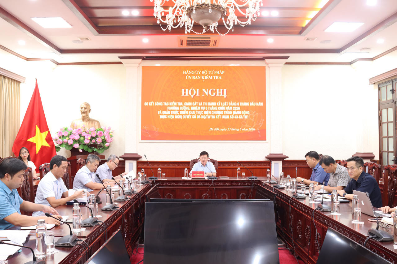 Thứ trưởng Mai Lương Khôi chủ trì Hội nghị.