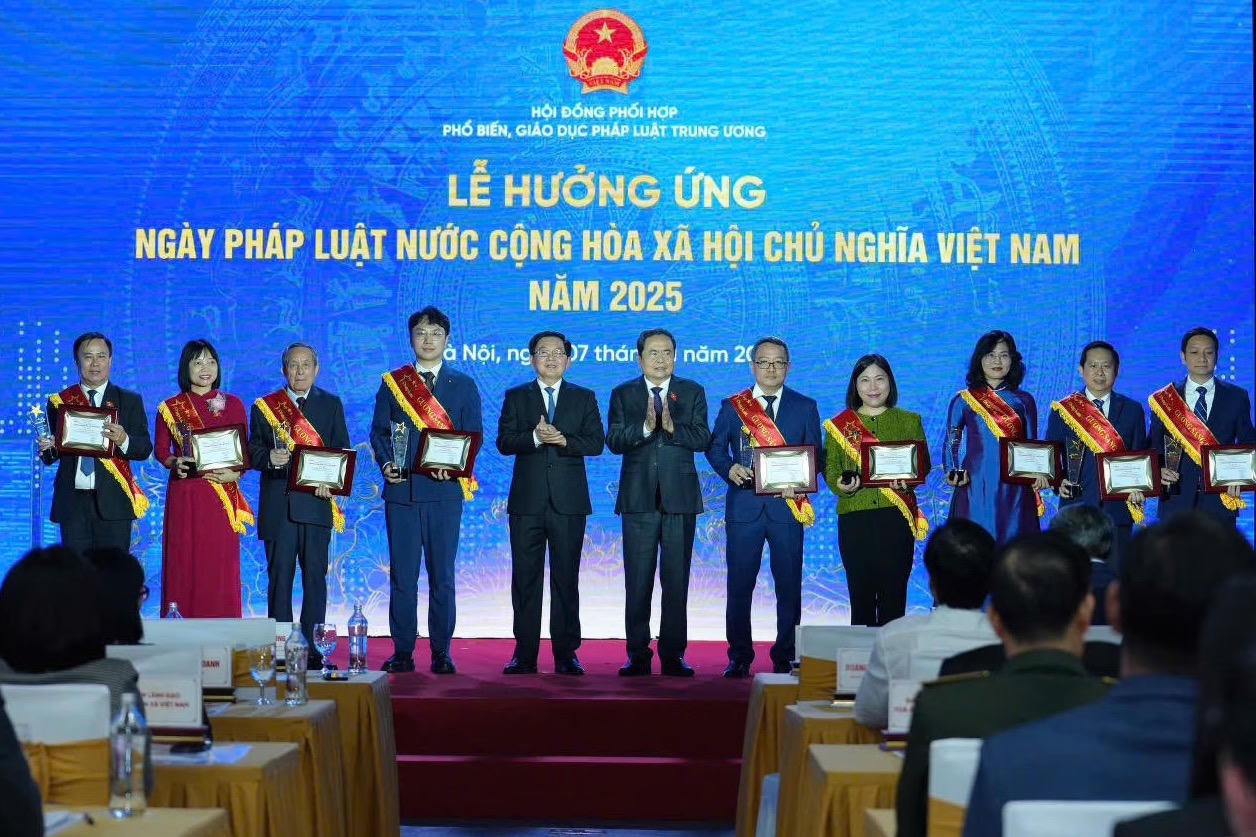 Tháng 11/2026 sẽ diễn ra lễ vinh danh, khen thưởng Gương sáng Pháp luật lần thứ ba