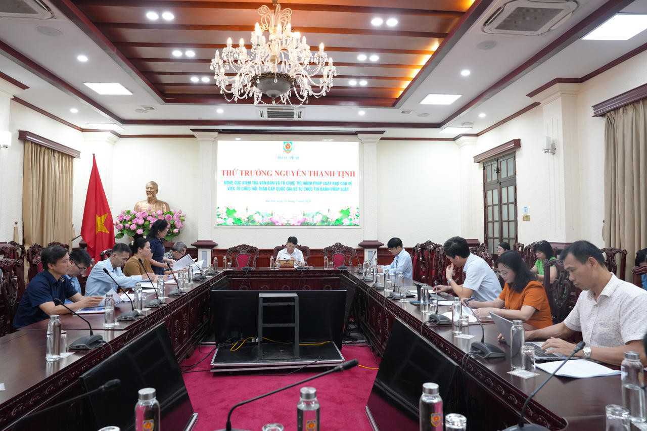 Ảnh đại diện bài viết: thứ trưởng nguyễn thanh tịnh yêu cầu phải có giải pháp nâng cao hiệu quả đưa pháp luật vào cuộc sống. (ảnh trong bài: pv)