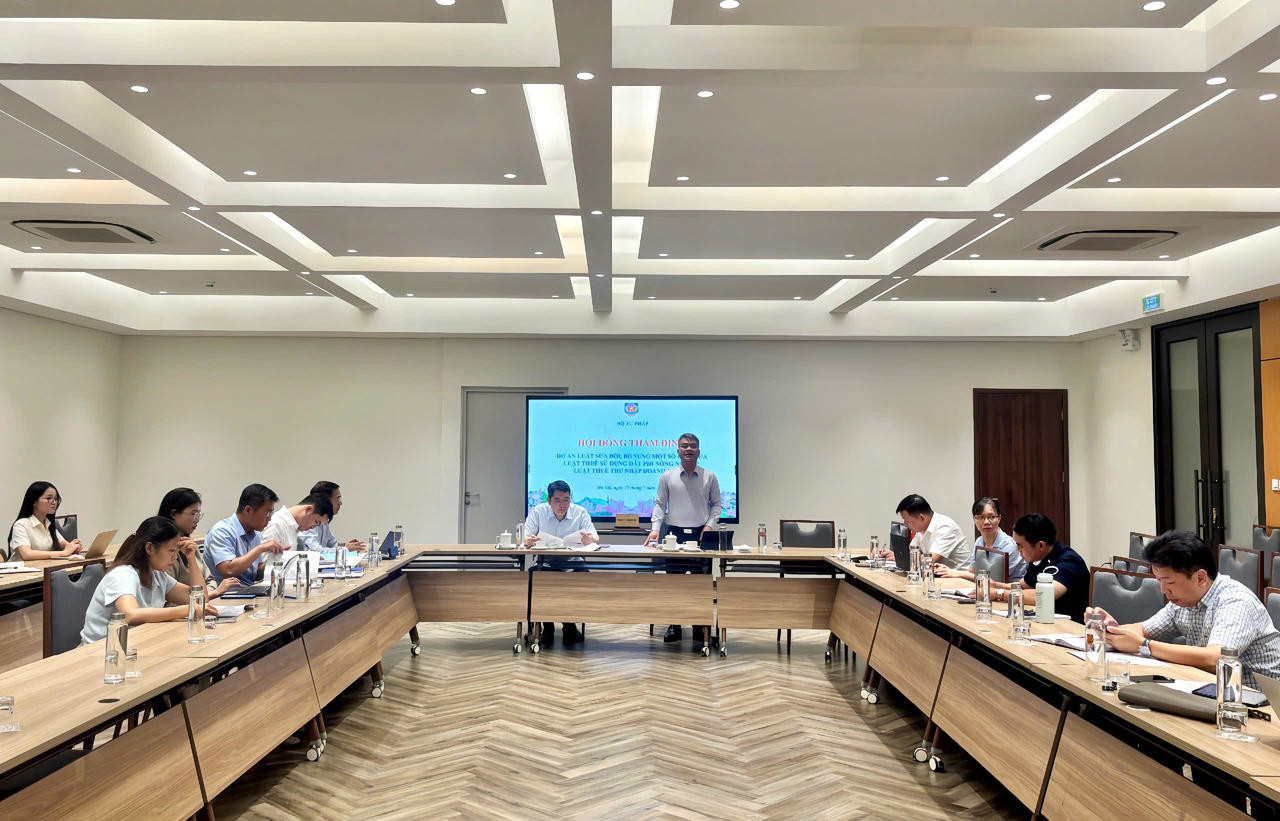 Ảnh đại diện bài viết: quang cảnh buổi thẩm định.