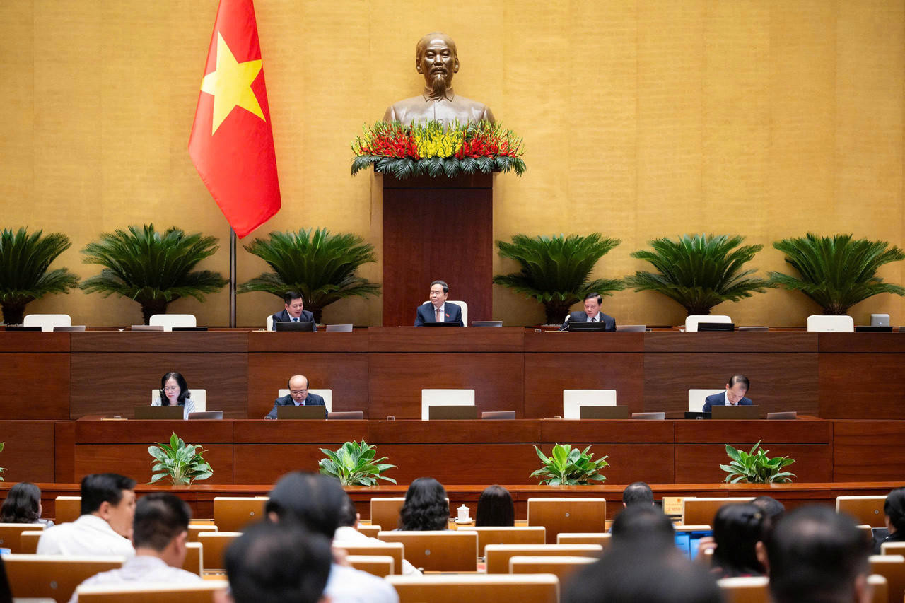 Ảnh đại diện bài viết: quang cảnh phiên thảo luận chiều 10/8. (ảnh trong bài: quochoi.vn)