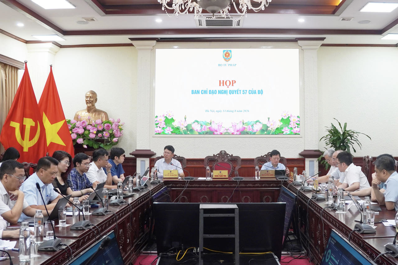 Ảnh đại diện bài viết: quang cảnh cuộc họp.