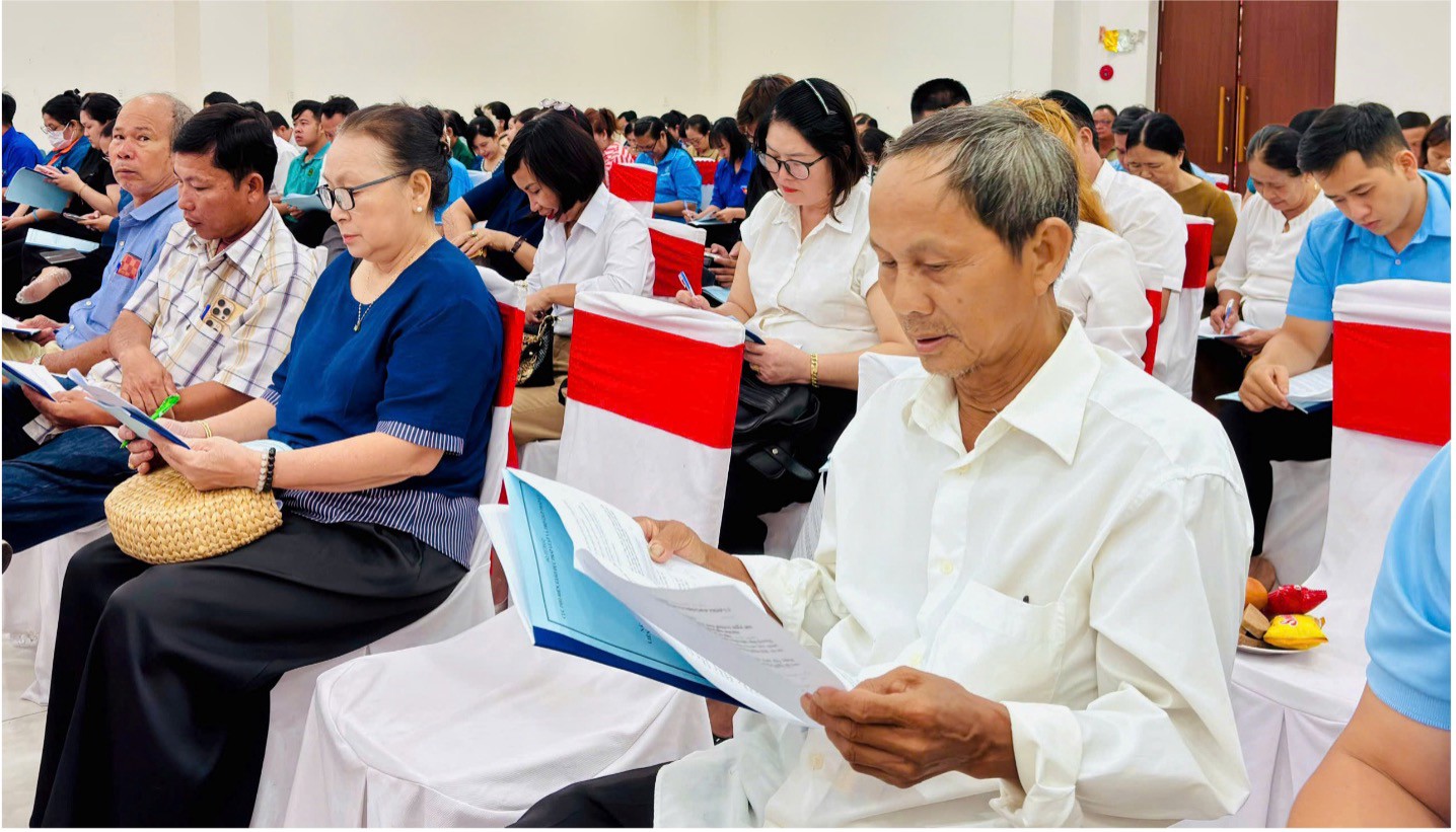 hcm-13-7-2-019f5a7e9ae37c46bcdbef6004e41775.jpg HCM 13.7(2).jpg
