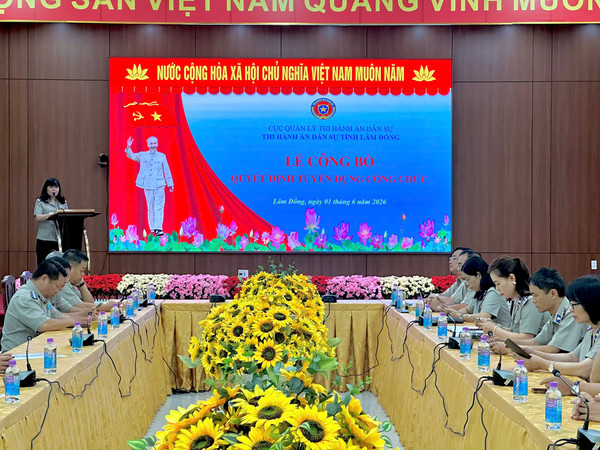 Ảnh đại diện Thi hành án dân sự tỉnh Lâm Đồng tổ chức Lễ công bố và trao quyết định tuyển dụng công chức