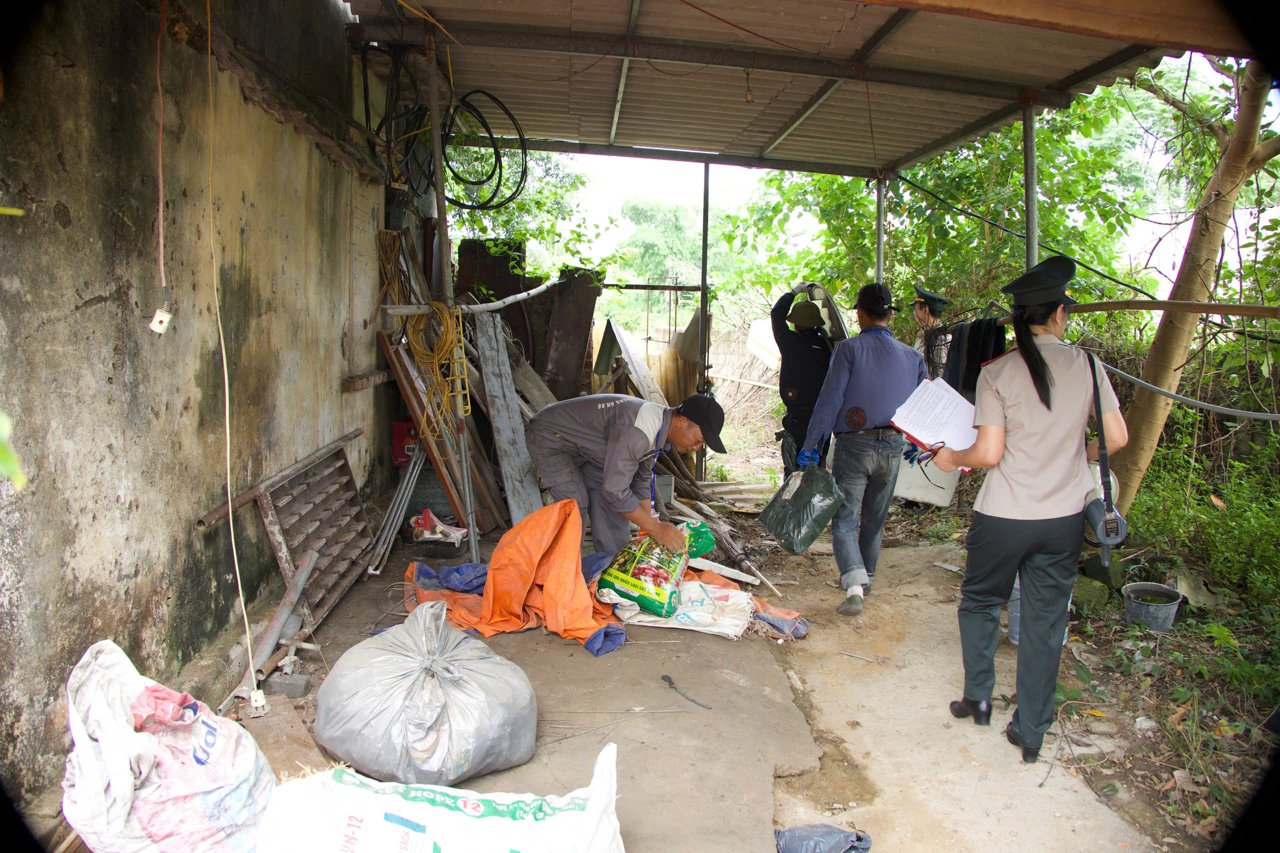 H&igrave;nh ảnh cưỡng chế 4.jpg
