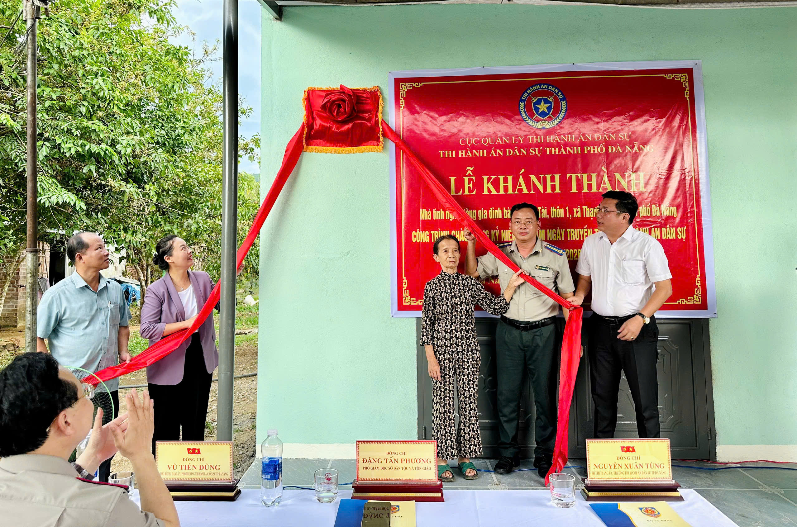 hinh-chinh-019f10ffebb97622b4bd115dfc6767a3.jpg hinh chinh.jpg
