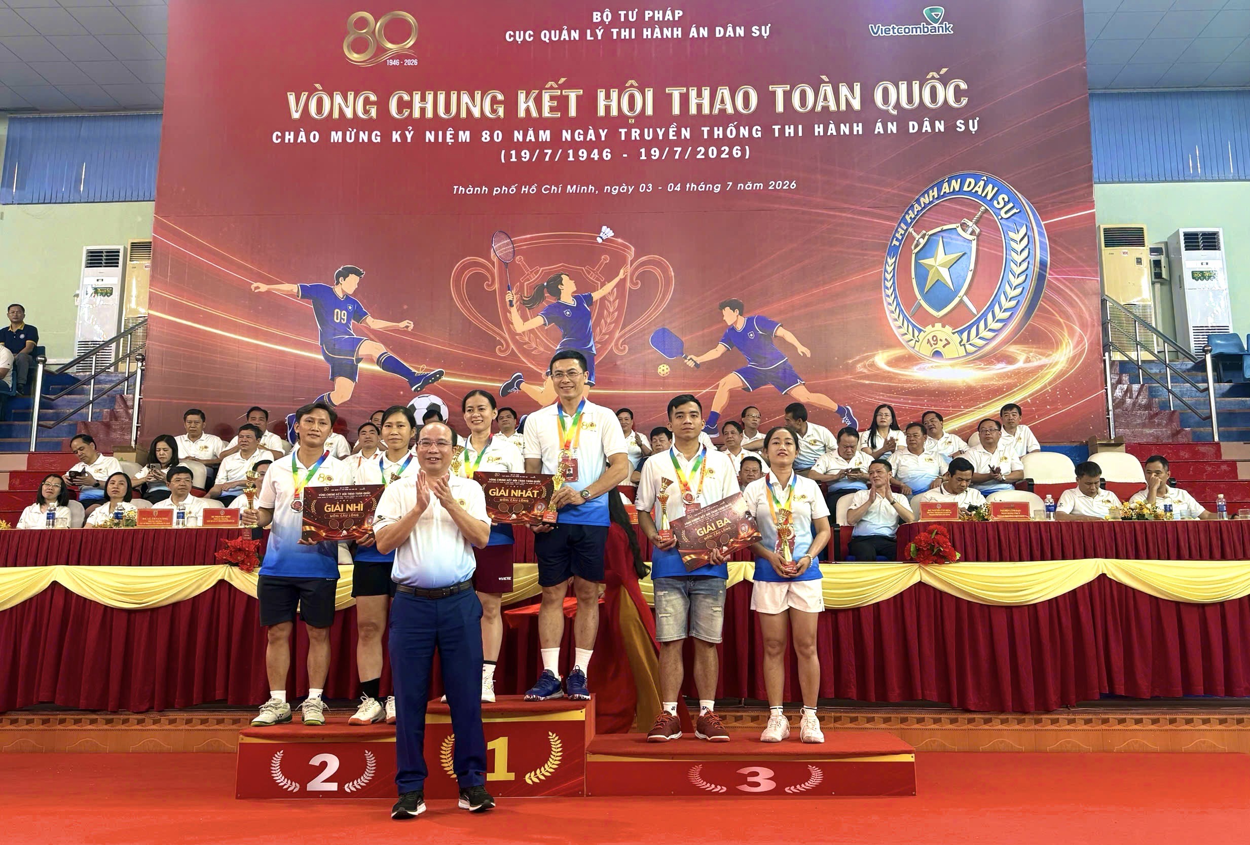 hinh-chinh-tai-hoi-thao-019f31eacb5b78209ff1bb8fc03380e8.jpg hình chinh tai hoi thao.jpg