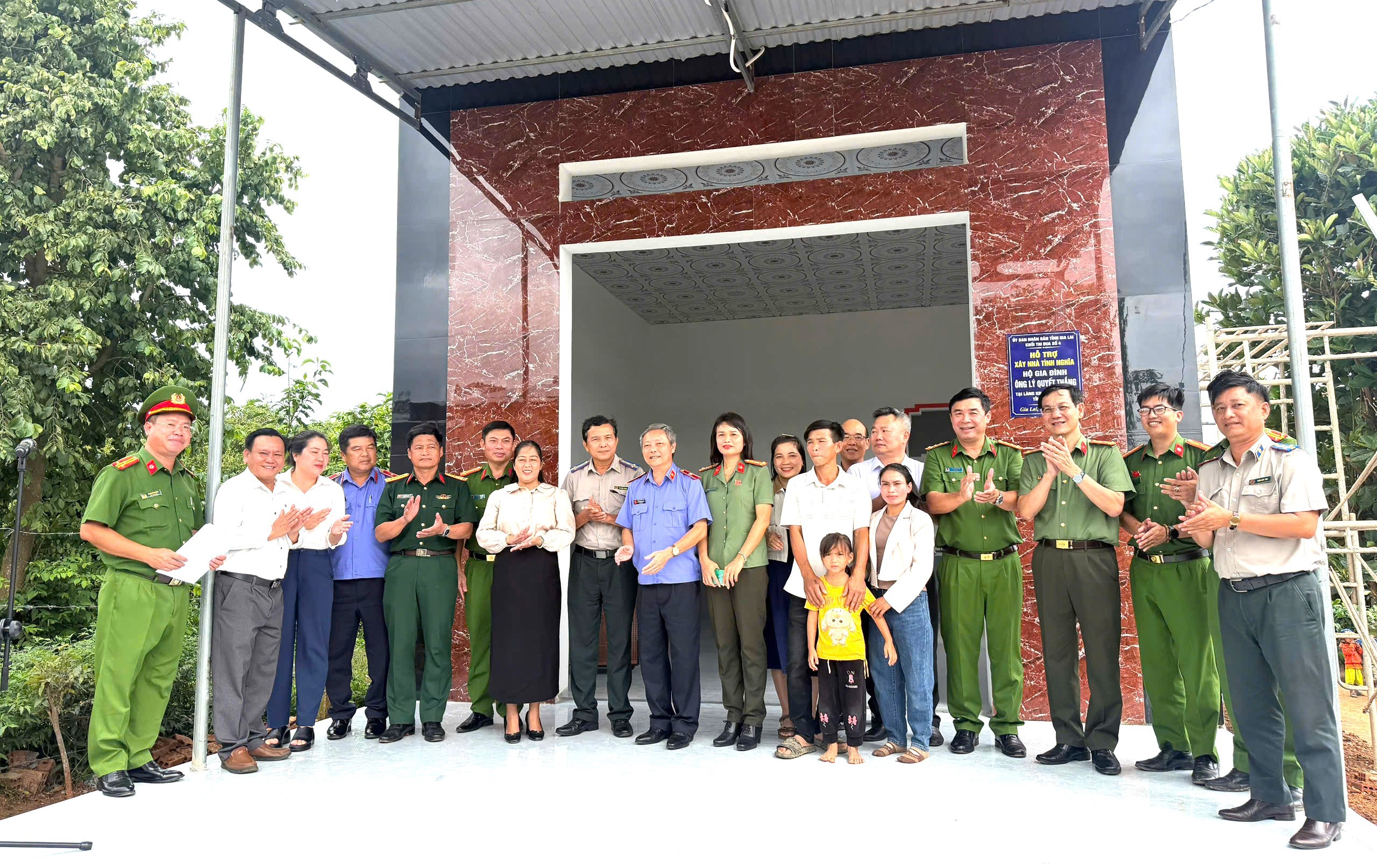 Ảnh đại diện Phối hợp, bàn giao Nhà tình nghĩa cho hộ gia đình nghèo, có hoàn cảnh khó khăn tại làng Krot Kret, xã Hra, tỉnh Gia Lai