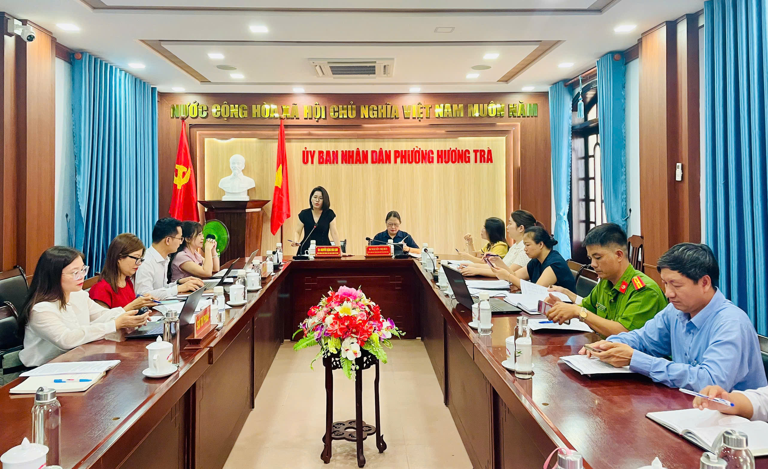 huong-tra-019f1ba9983a77fa904b1cd01173fedc.jpg Hương Trà.jpg