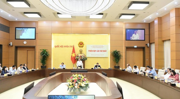 Ban Chỉ đạo tổng rà soát hệ thống văn bản quy phạm pháp luật họp Phiên thứ Nhất: Chuyển từ “làm luật cho đủ” sang “làm luật để phát triển”