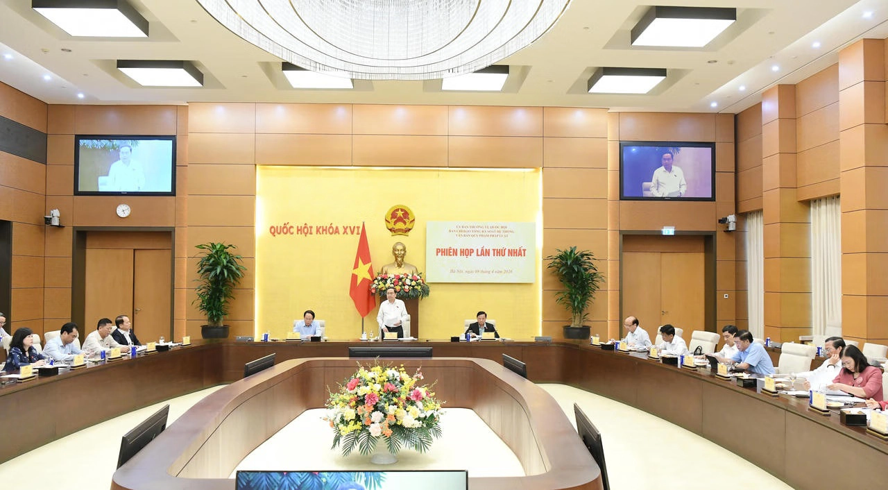 Ban Chỉ đạo tổng rà soát hệ thống văn bản quy phạm pháp luật họp Phiên thứ Nhất: Chuyển từ “làm luật cho đủ” sang “làm luật để phát triển”