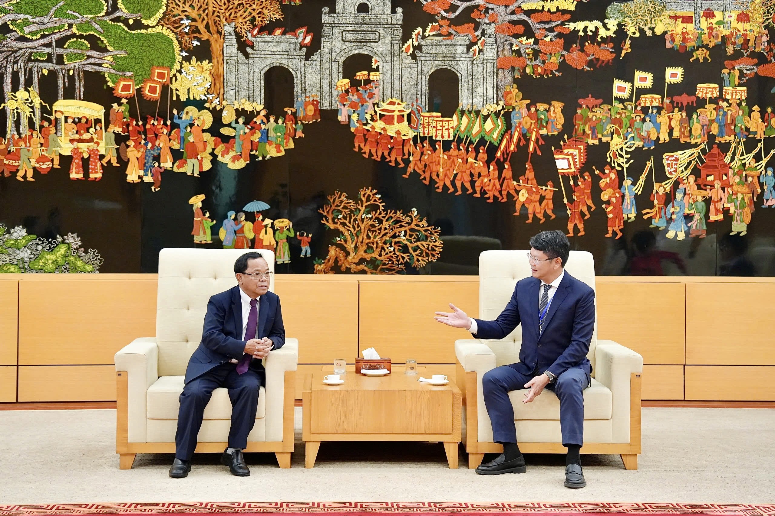 Phó Thủ tướng, Bộ trưởng Bộ Tư pháp Lào bắt đầu chuyến thăm và làm việc tại Việt Nam