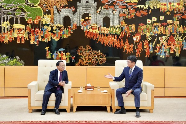 Ảnh đại diện Phó Thủ tướng, Bộ trưởng Bộ Tư pháp Lào bắt đầu chuyến thăm và làm việc tại Việt Nam