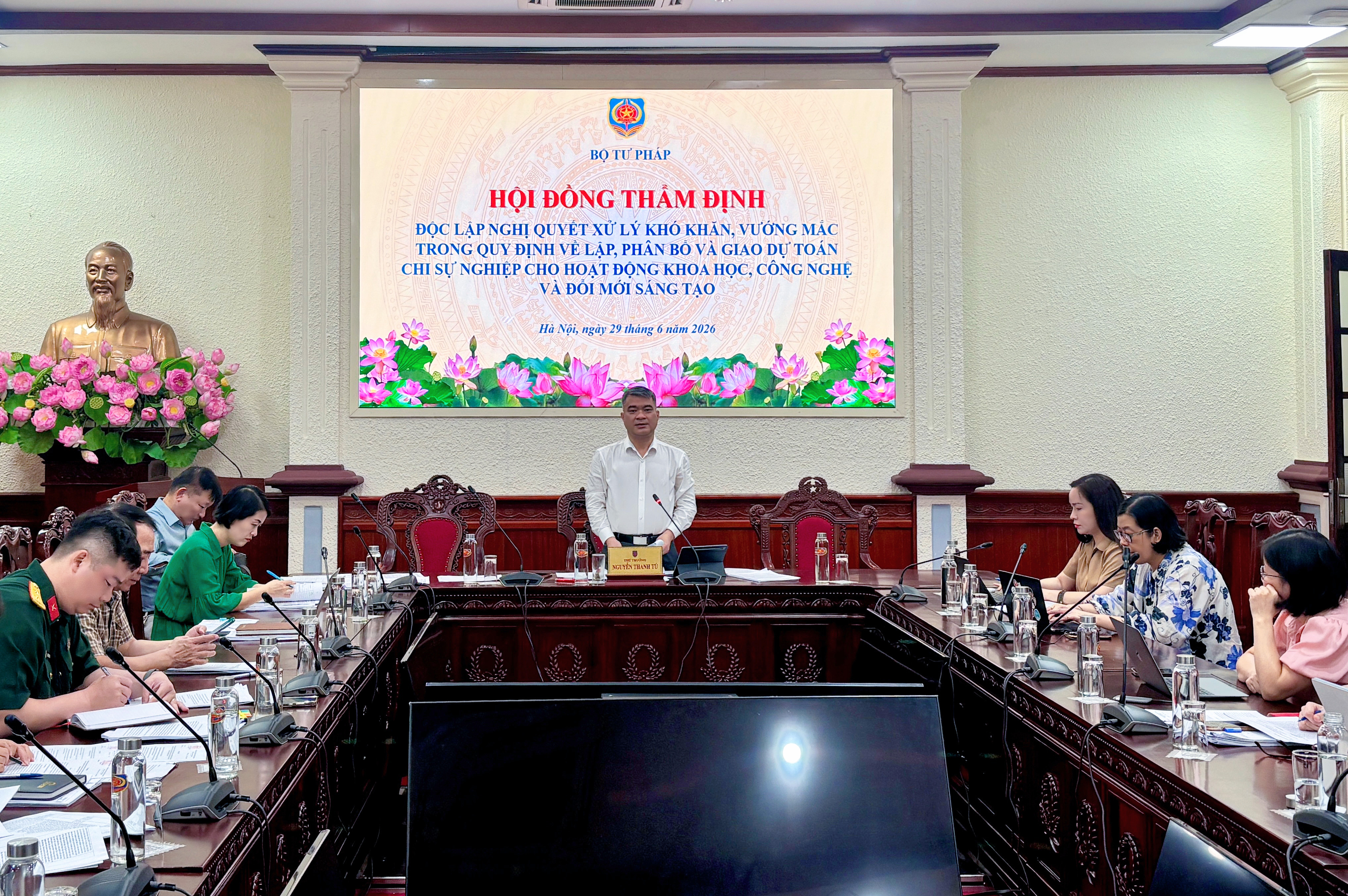 Ảnh đại diện bài viết: quang cảnh buổi thẩm định