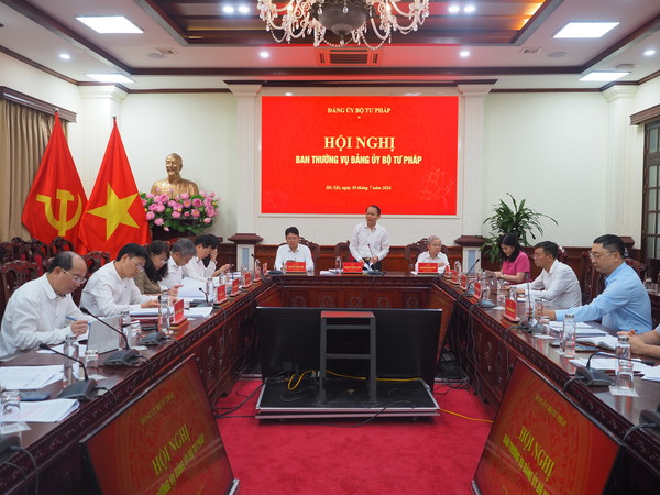 Ảnh đại diện Ban Thường vụ Đảng ủy Bộ Tư pháp cho ý kiến về nhiều nội dung quan trọng