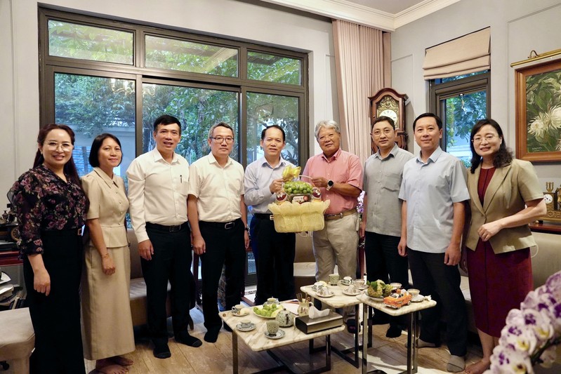 Ảnh đại diện lãnh đạo bộ tư pháp thăm nguyên lãnh đạo bộ qua các thời kỳ