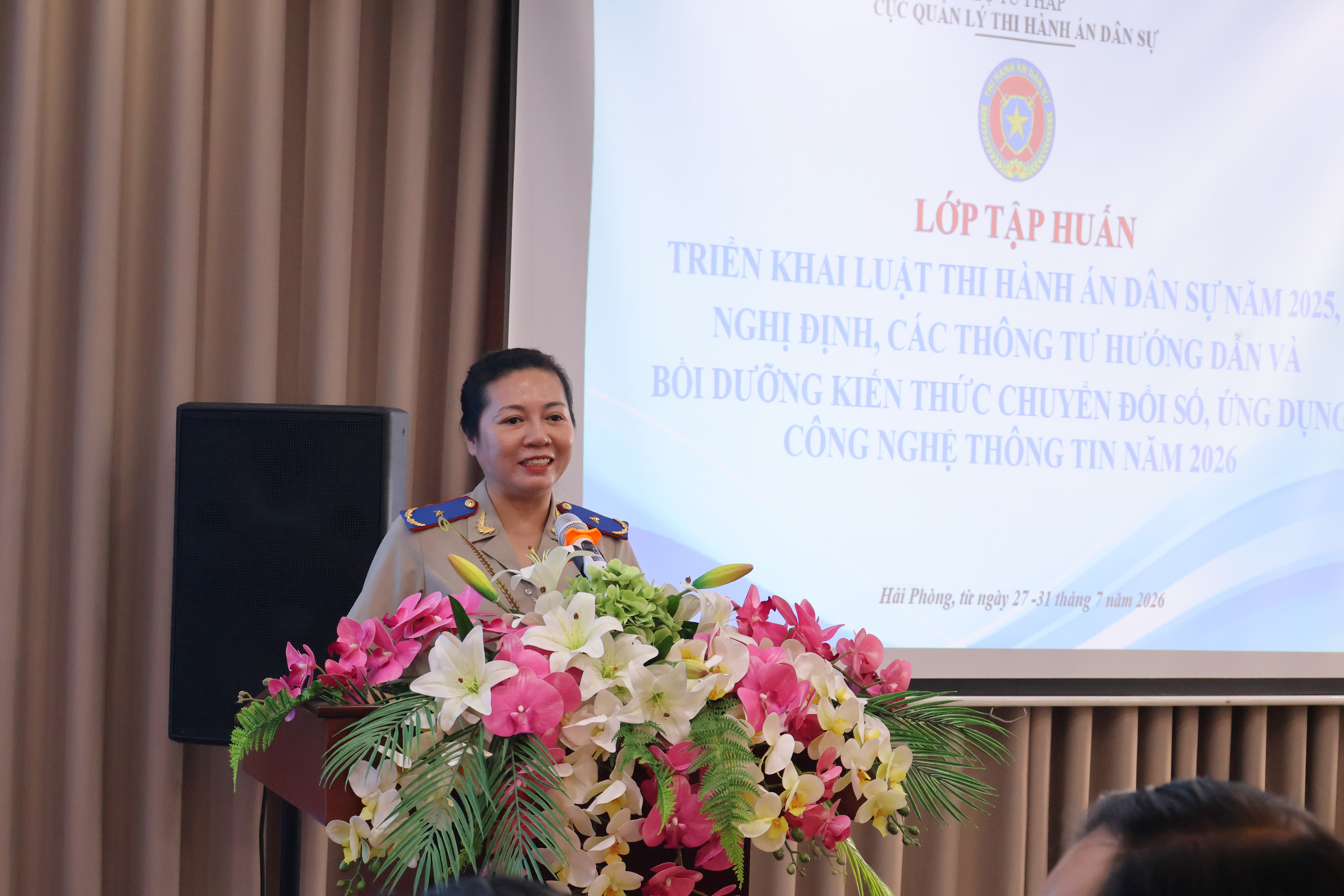 img-dc-tran-thi-phuong-hoa-pho-cuc-truong-cuc-qlthads-phat-bieu-khai-mac-019fb712c4957d3f96f472b3c3a1427a.jpg IMG_Đc Trần Thị Phương Hoa, Phó Cục trưởng Cục QLTHADS phát biểu khai mạc.JPG