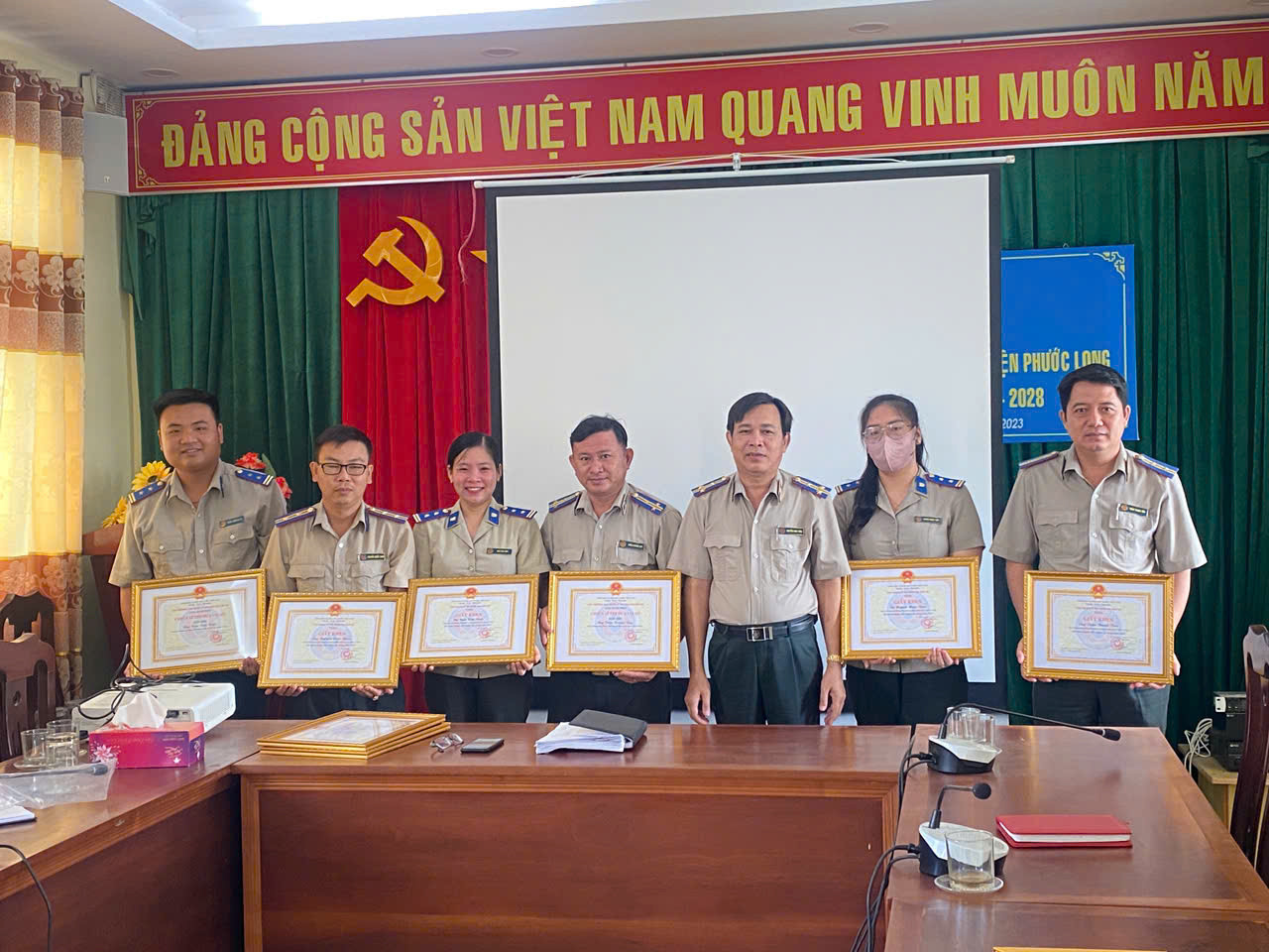 Ảnh đại diện bài viết: các cá nhân có thành tích khen thưởng thuộc phòng thads khu vực 9