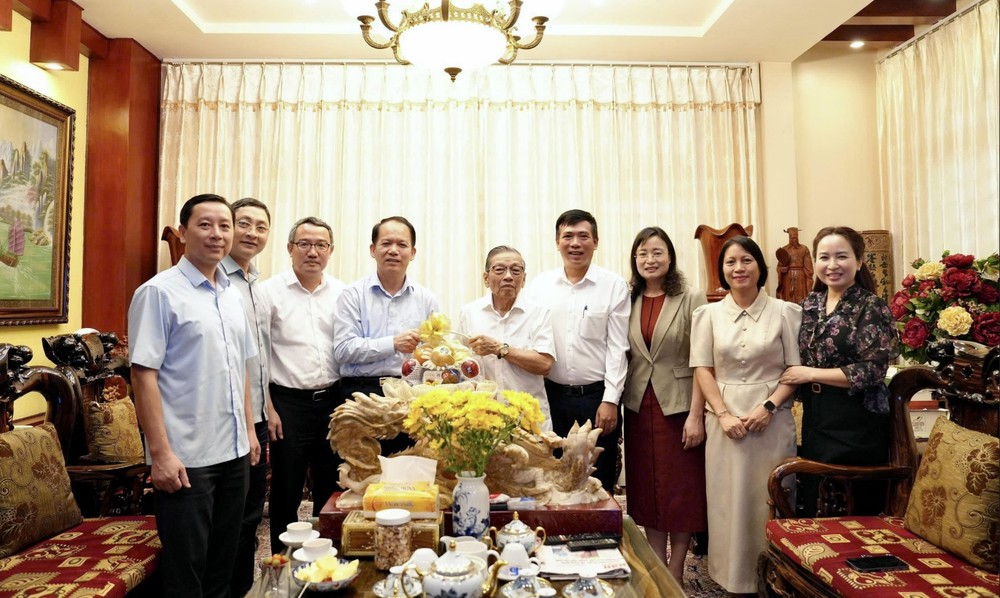 Ảnh đại diện Kỷ niệm 81 năm Ngày truyền thống, lãnh đạo Bộ Tư pháp tri ân các thế hệ đi trước