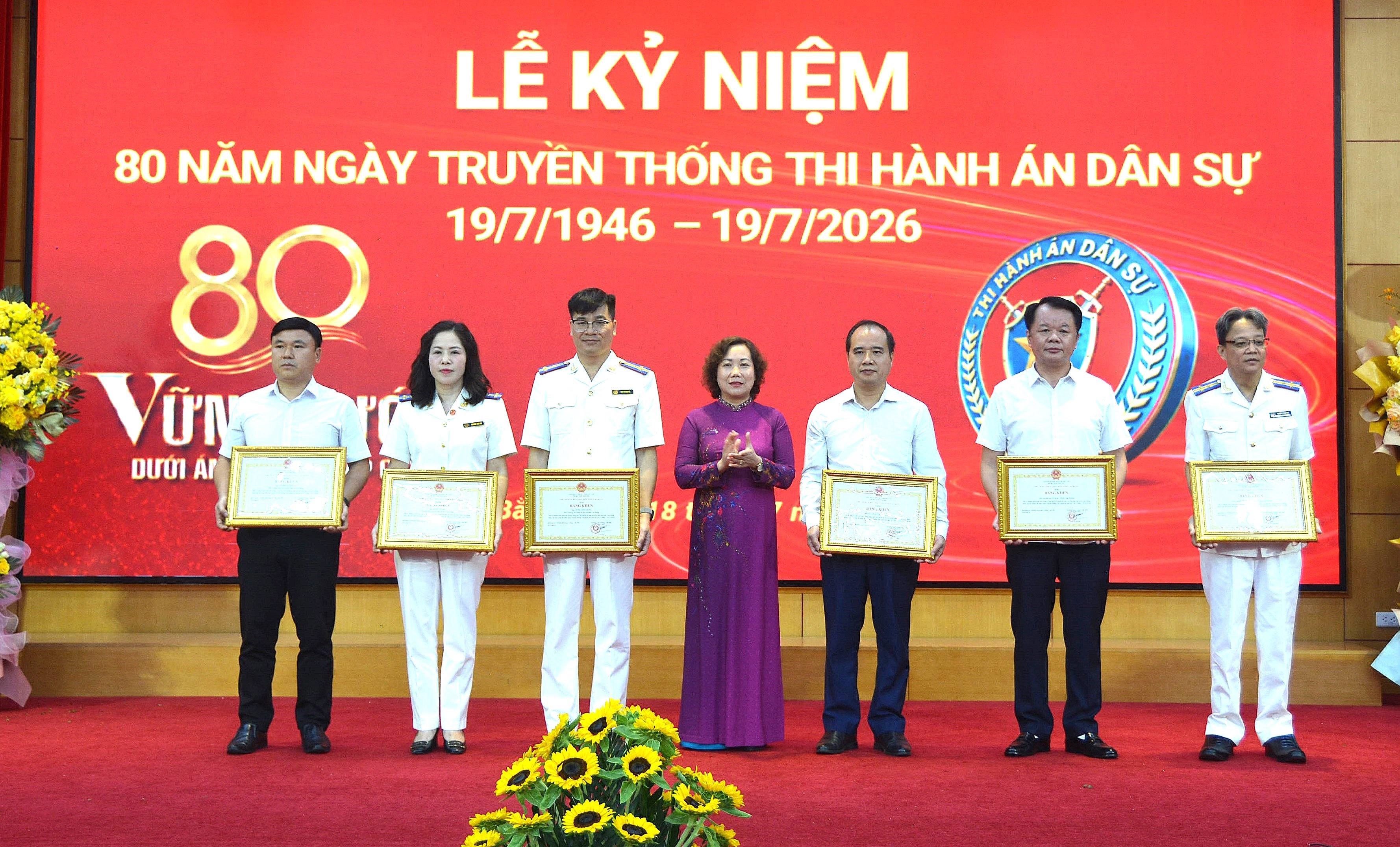 le-ky-niem-80-nam-2-019f7da0228d7f42a5e0fda9161b9b53.png Le ky niem 80 nam (2).png