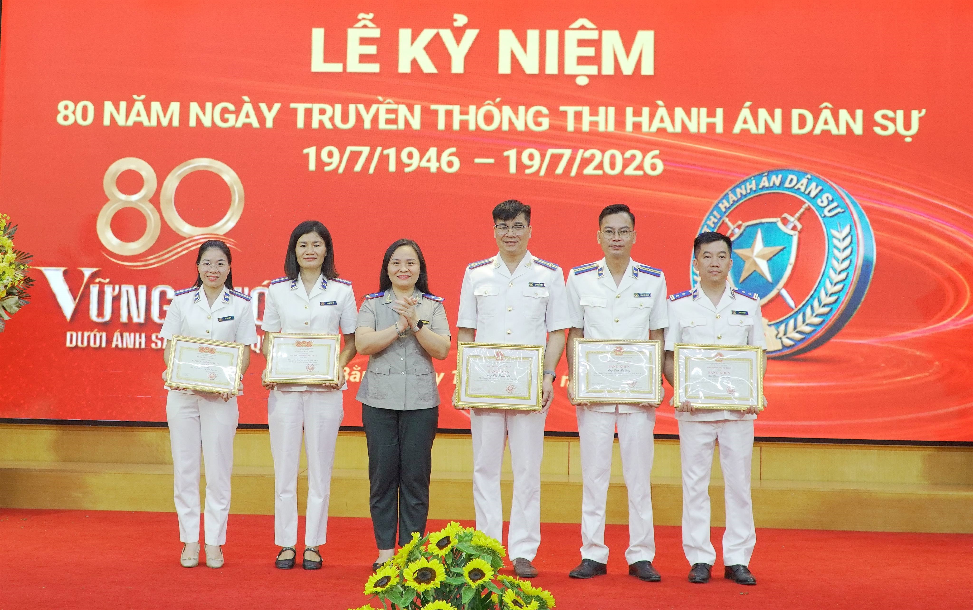 le-ky-niem-80-nam-4-019f7d9f0a747590b6d88506db8327cf.png Le ky niem 80 nam (4).png