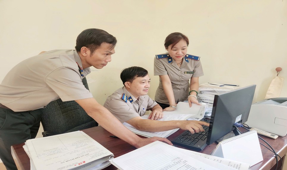 Ảnh đại diện KHI PHIÊN ĐẤU GIÁ TRỰC TUYẾN ĐẦU TIÊN CHẠM TỚI BẢN LÀNG  -	DẤU ẤN NGƯỜI CHẤP HÀNH VIÊN THỜI CHUYỂN ĐỔI SỐ