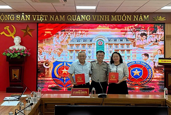 Ảnh đại diện Sinh viên trường Đại học Luật – Đại học Quốc gia Hà Nội tham gia kiến tập, thực tập tại cơ quan Thi hành án dân sự Hà Nội năm 2026.
