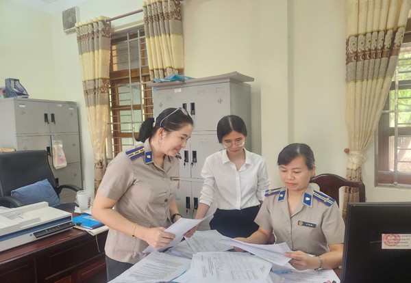 Ảnh đại diện NGƯỜI CHẤP HÀNH VIÊN TẬN TÂM THẦM LẶNG TRÊN MẶT TRẬN THI HÀNH ÁN DÂN SỰ ĐƯA PHÁP LUẬT VÀO CUỘC SỐNG