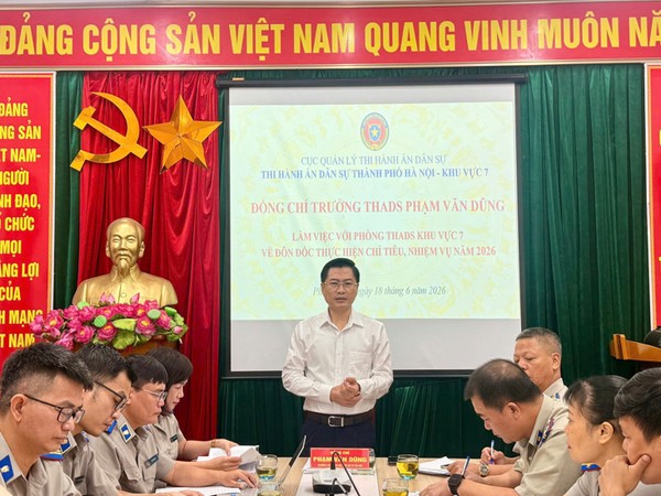 Ảnh đại diện Đồng chí Phạm Văn Dũng - Bí thư Đảng ủy, Trưởng Thi hành án dân sự thành phố Hà Nội làm việc, đôn đốc thực hiện chỉ tiêu, nhiệm vụ tại Phòng Thi hành án dân sự Khu vực 7