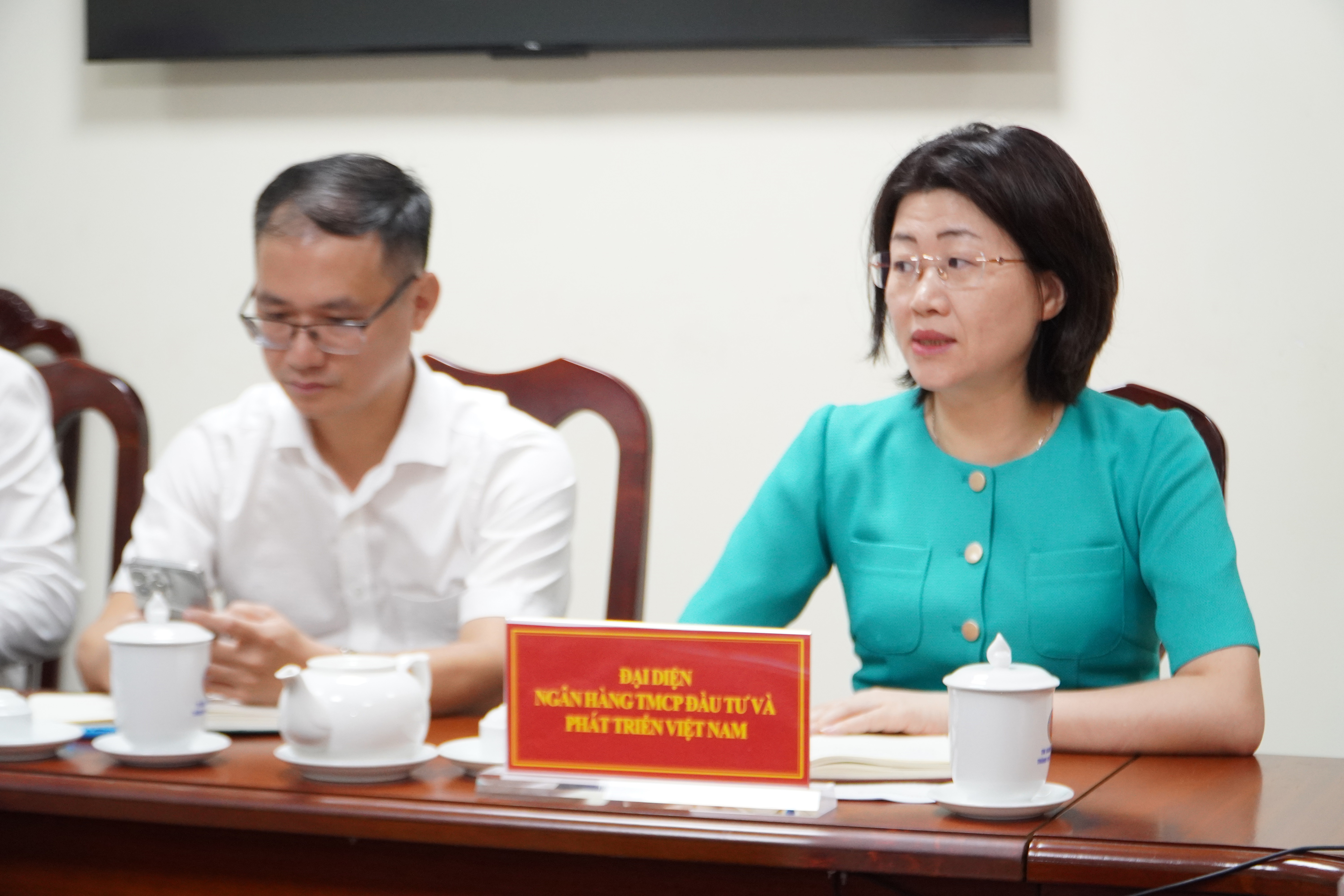 NGAN HANG.JPG