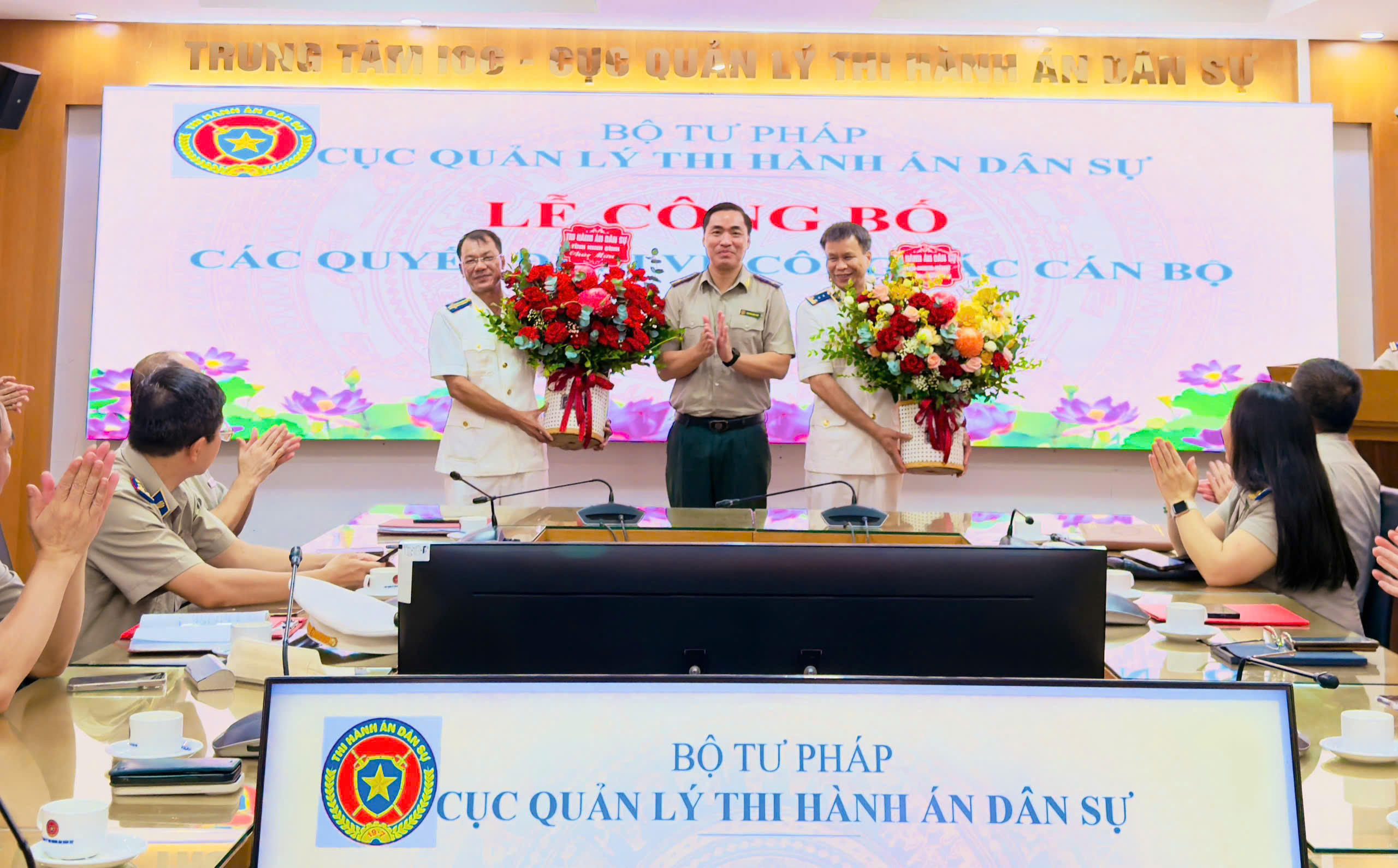 ninh-binh-tang-hoa-019fd0f9321677799b9f8caf10a564b0.jpg Ninh Binh tang hoa.jpg