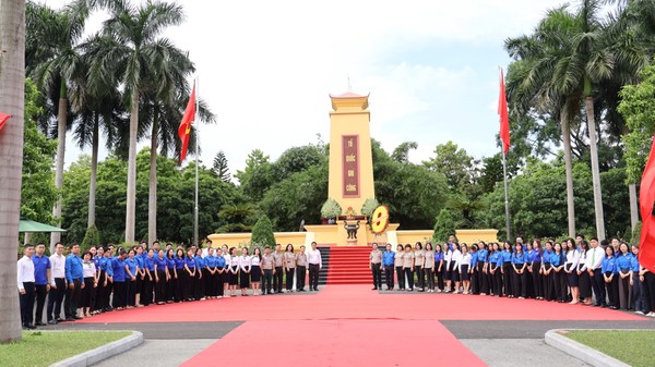 Ảnh đại diện Tuổi trẻ Thi hành án dân sự thành phố Hà Nội thành kính dâng hương tưởng niệm các Anh hùng liệt sĩ - Hành trình tri ân, tiếp nối truyền thống vẻ vang của dân tộc