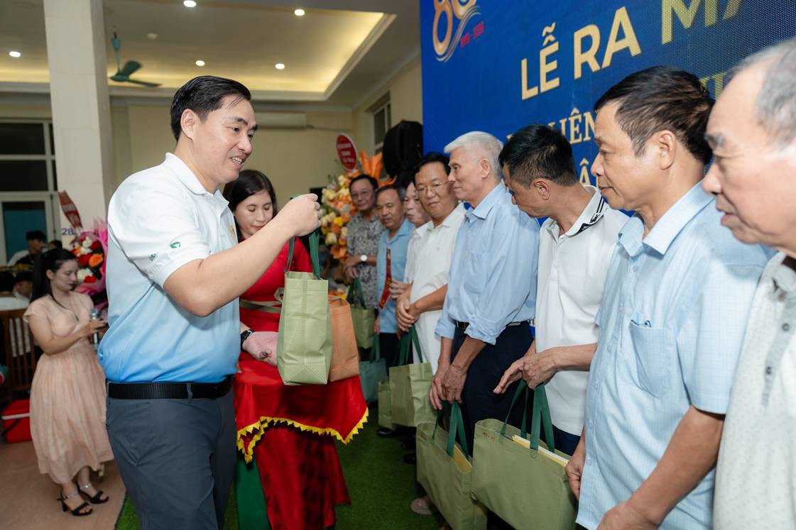 ra-mat-huu-tri-1-019f82d2a3337165ac66c1084e7c3955.jpg Ra mat huu tri (1).jpg